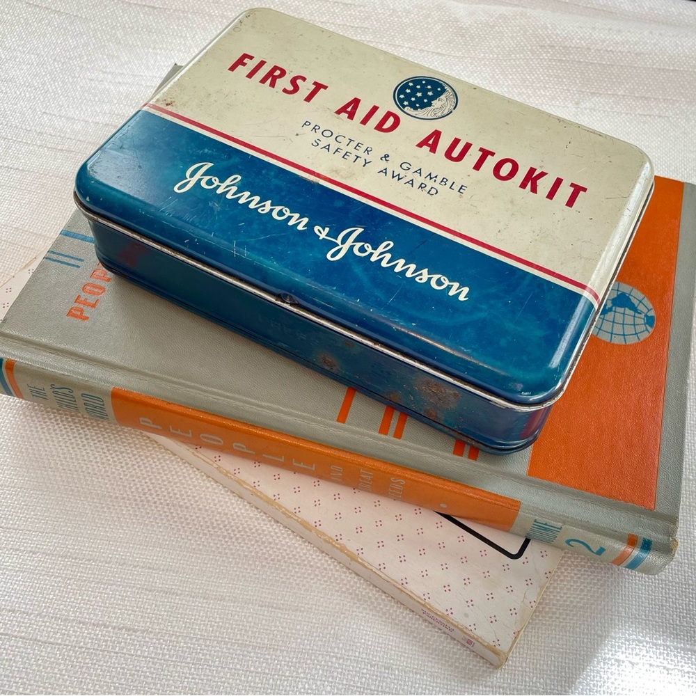Vintage Johnson & Johnson P&G First Aid Auto Kit Tin Box